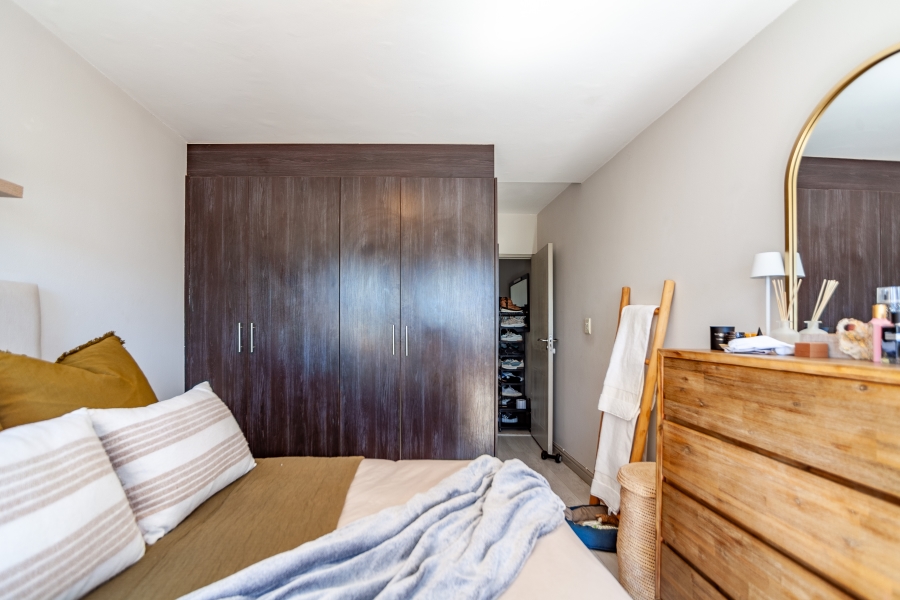 2 Bedroom Property for Sale in Sea Point Western Cape